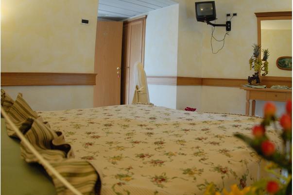 Hotel Pace San Giovanni Rotondo Oda fotoğraf