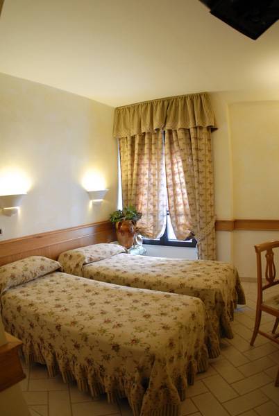 Hotel Pace San Giovanni Rotondo Oda fotoğraf