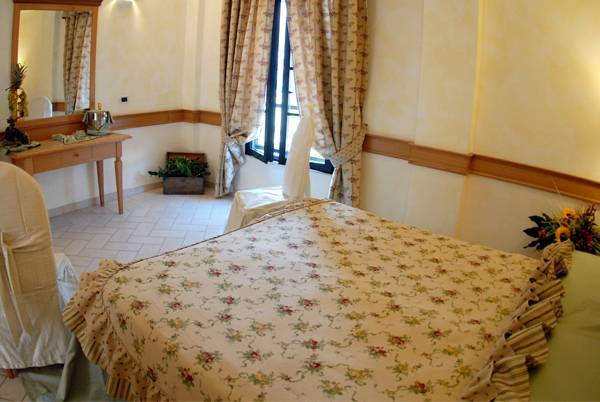 Hotel Pace San Giovanni Rotondo Oda fotoğraf